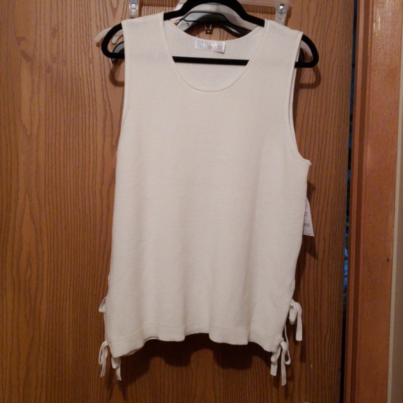 NWT Cream Sweater Tank Lace Up Sides - Picture 2 of 5